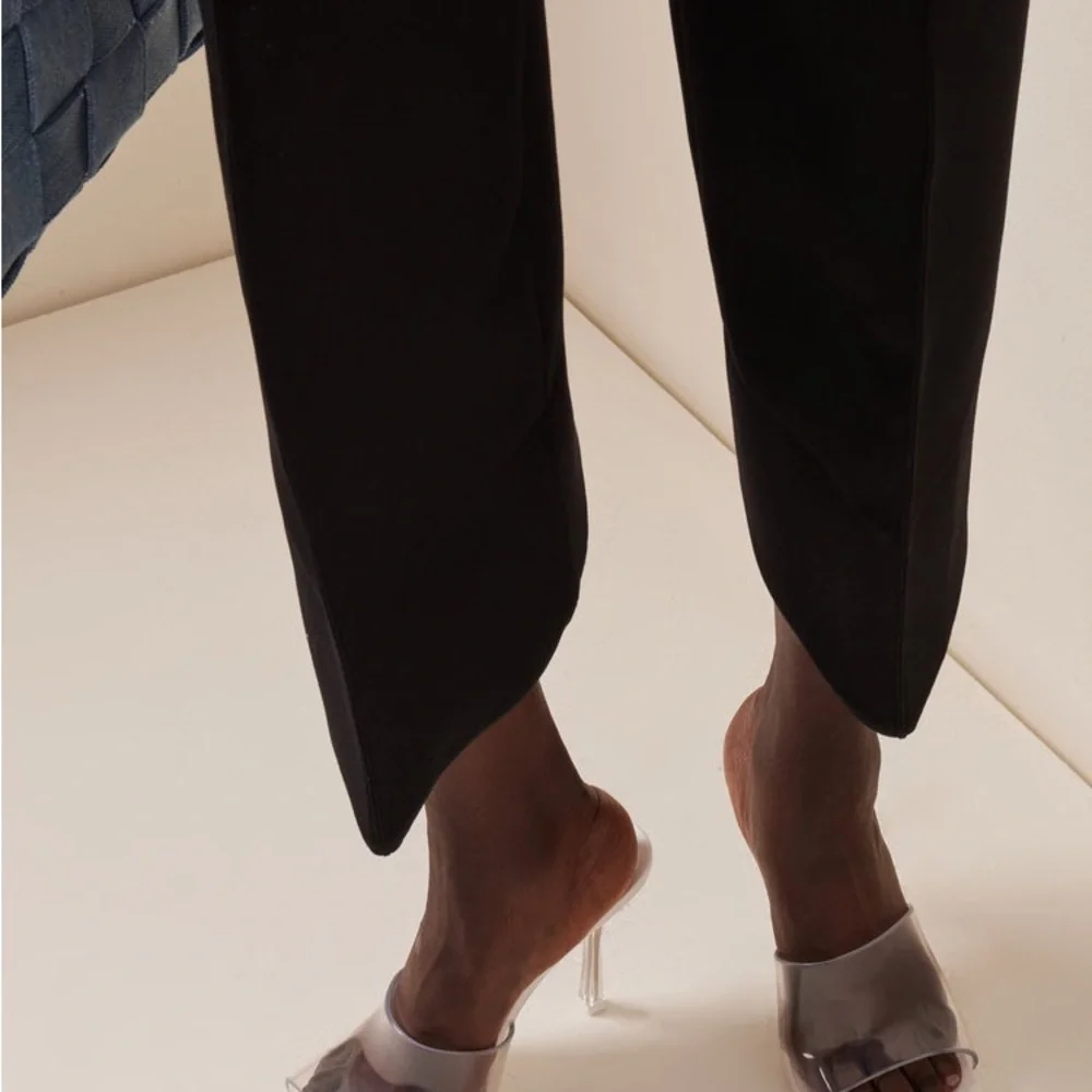 Bottega Veneta White Heeled Sandals - Picture 8 of 8